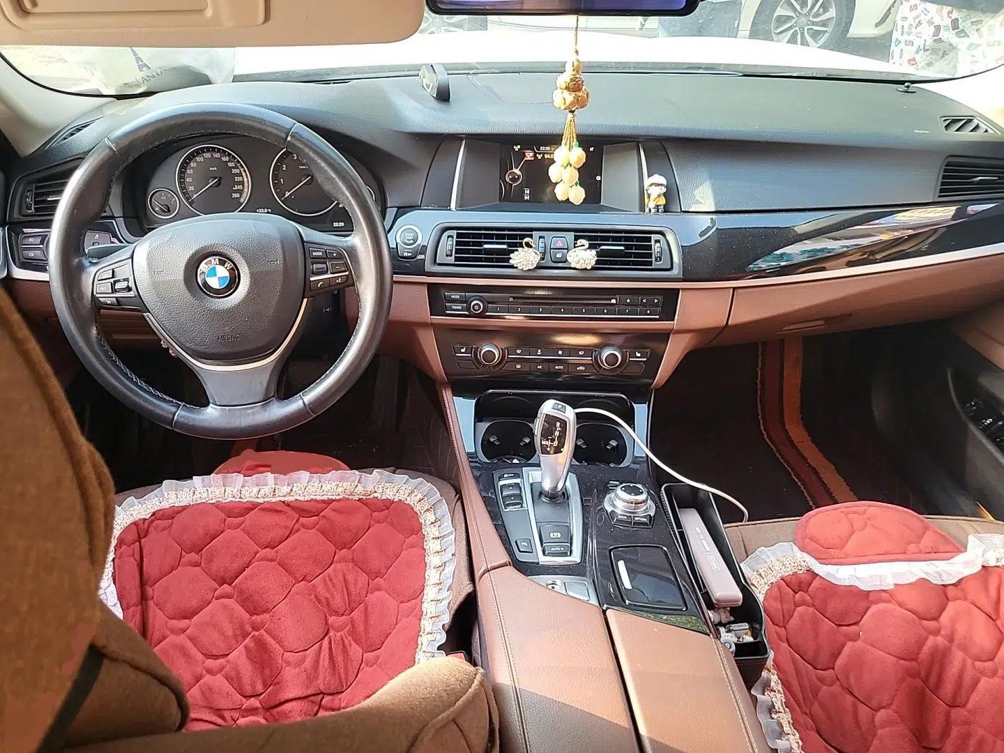 BMW 5 Series 2017 520Li Elegant Edition — миниатюра 9