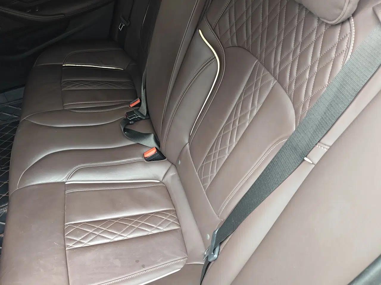 BMW 5 Series New Energy 2020 530Le Pioneer Edition — миниатюра 17