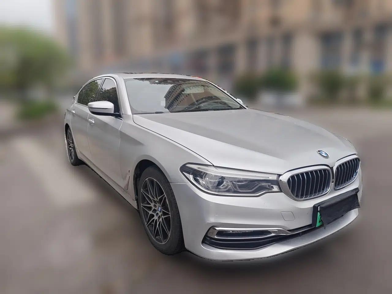 BMW 5 Series New Energy 2019 530Le Luxury Package — миниатюра 3