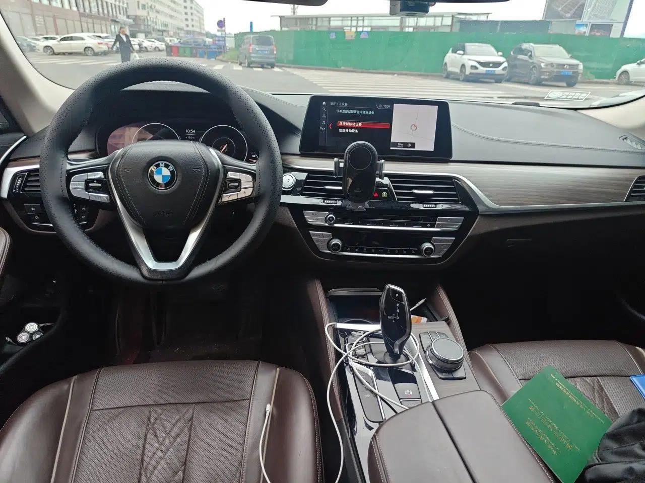 BMW 5 Series New Energy 2019 530Le Luxury Package — миниатюра 9