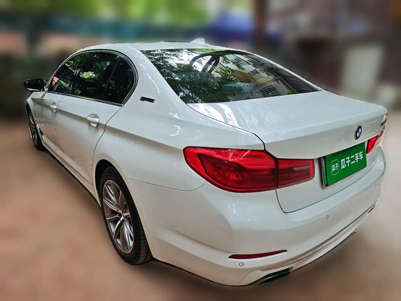 BMW 5 Series New Energy 2019 530Le Luxury Package — миниатюра 4