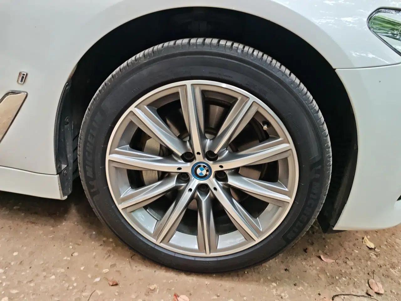 BMW 5 Series New Energy 2019 530Le Luxury Package — миниатюра 8