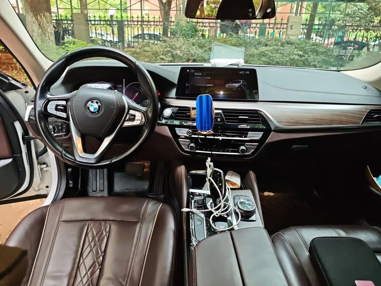 BMW 5 Series New Energy 2019 530Le Luxury Package — миниатюра 9