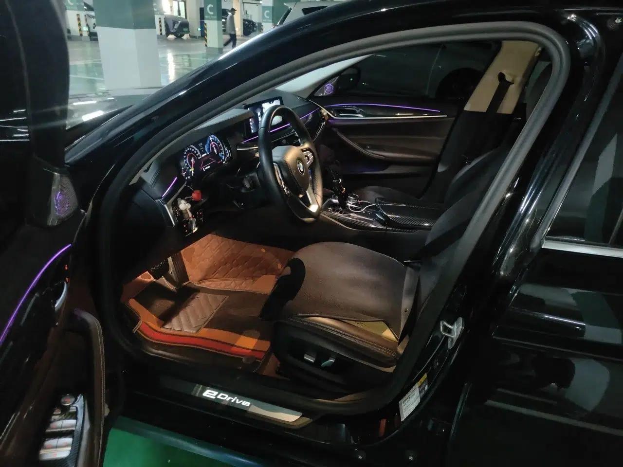 BMW 5 Series New Energy 2018 530Le Luxury Package — миниатюра 16