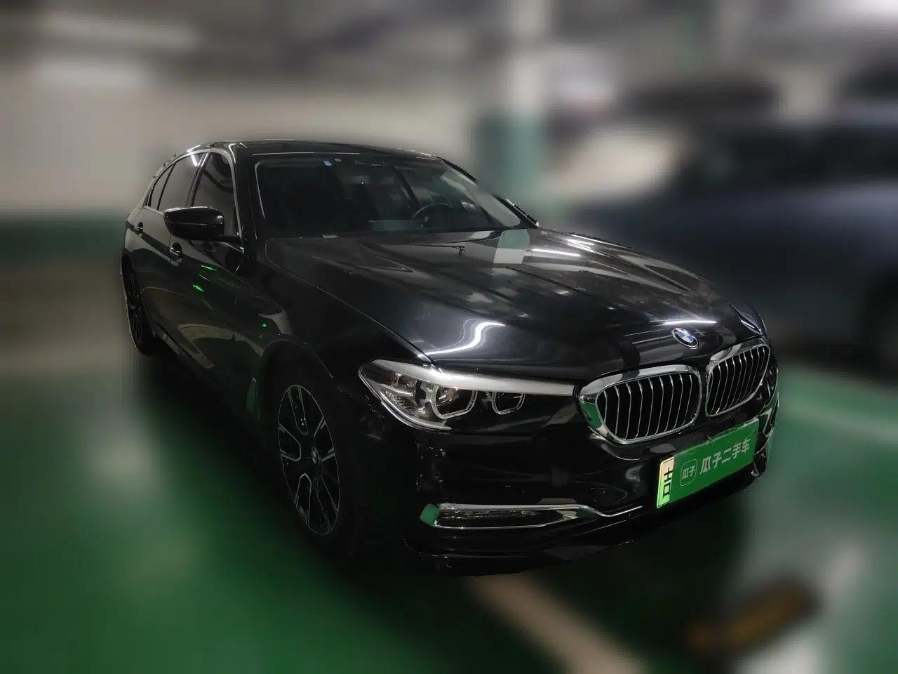BMW 5 Series New Energy 2018 530Le Luxury Package — миниатюра 3