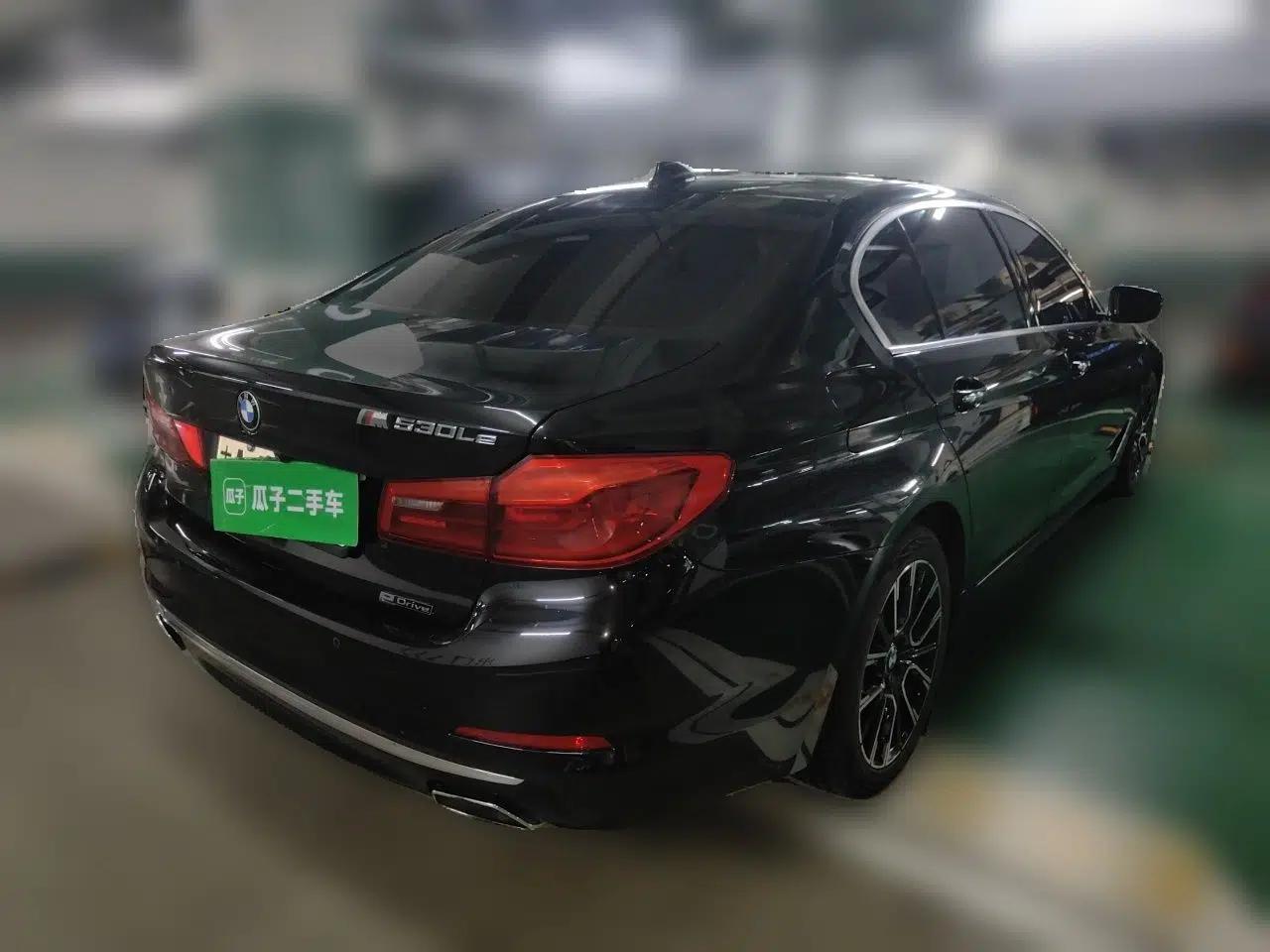 BMW 5 Series New Energy 2018 530Le Luxury Package — миниатюра 6