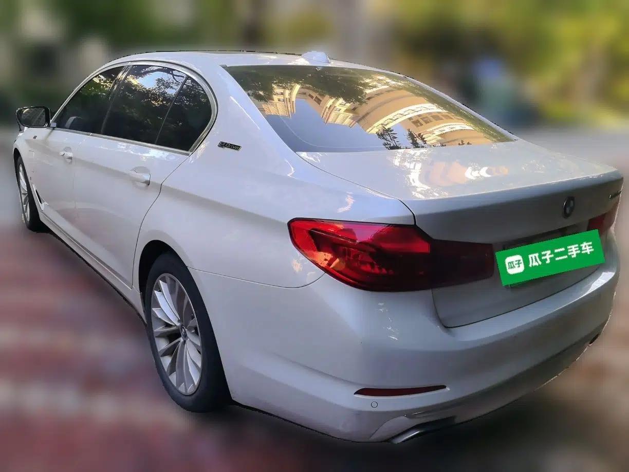BMW 5 Series New Energy 2019 530Le Luxury Package — миниатюра 4