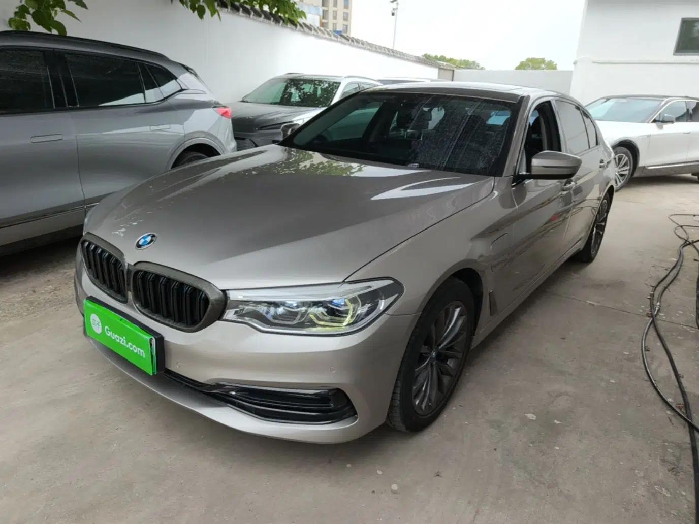BMW 5 Series New Energy 2019 530Le Luxury Package — миниатюра 1