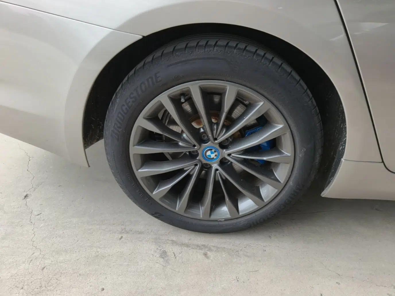 BMW 5 Series New Energy 2019 530Le Luxury Package — миниатюра 16