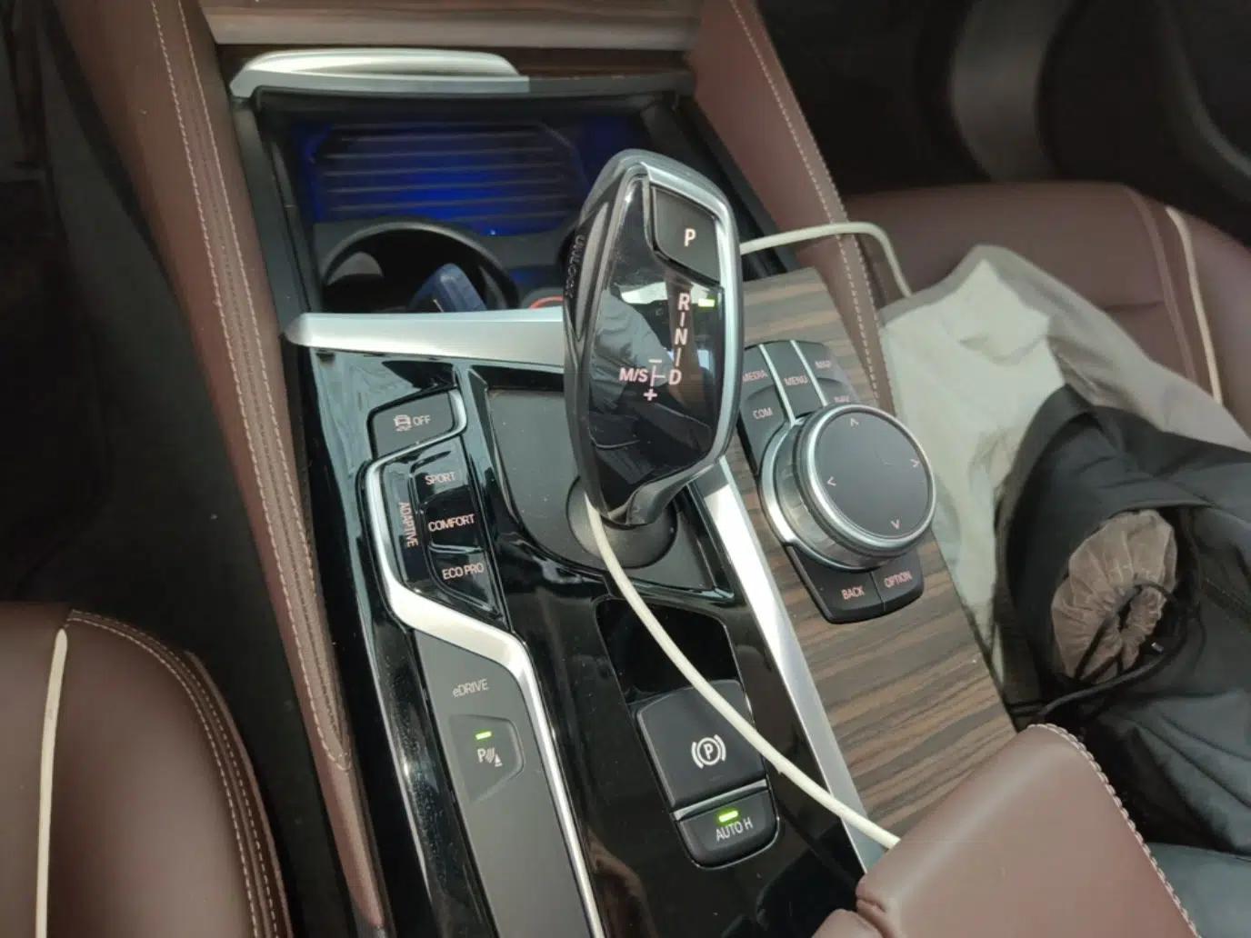BMW 5 Series New Energy 2019 530Le Luxury Package — миниатюра 21