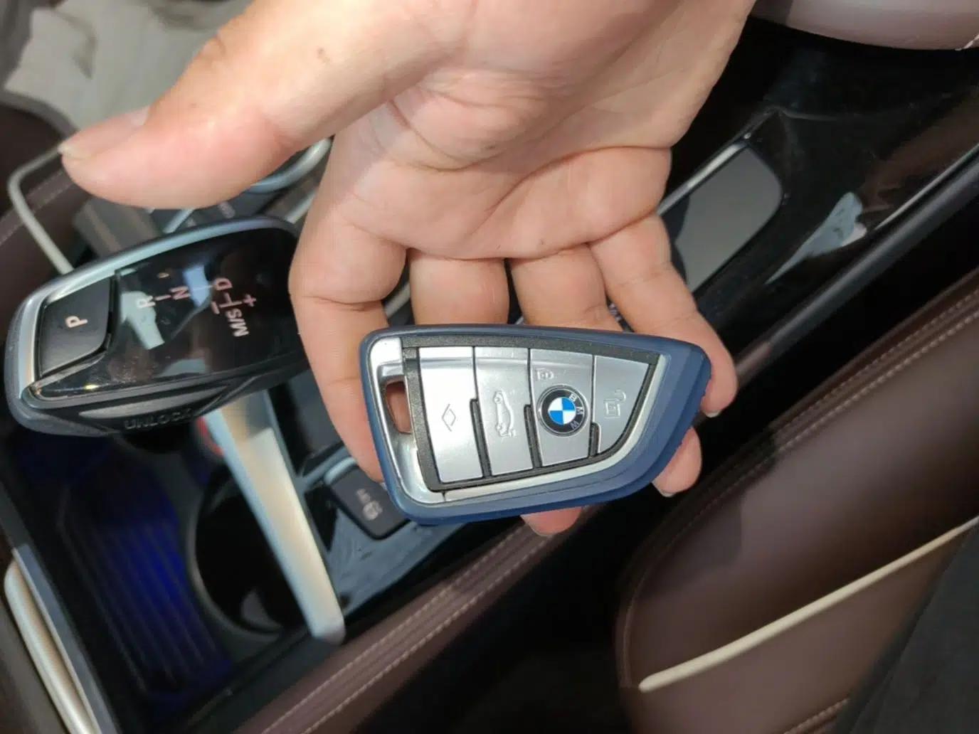 BMW 5 Series New Energy 2019 530Le Luxury Package — миниатюра 28