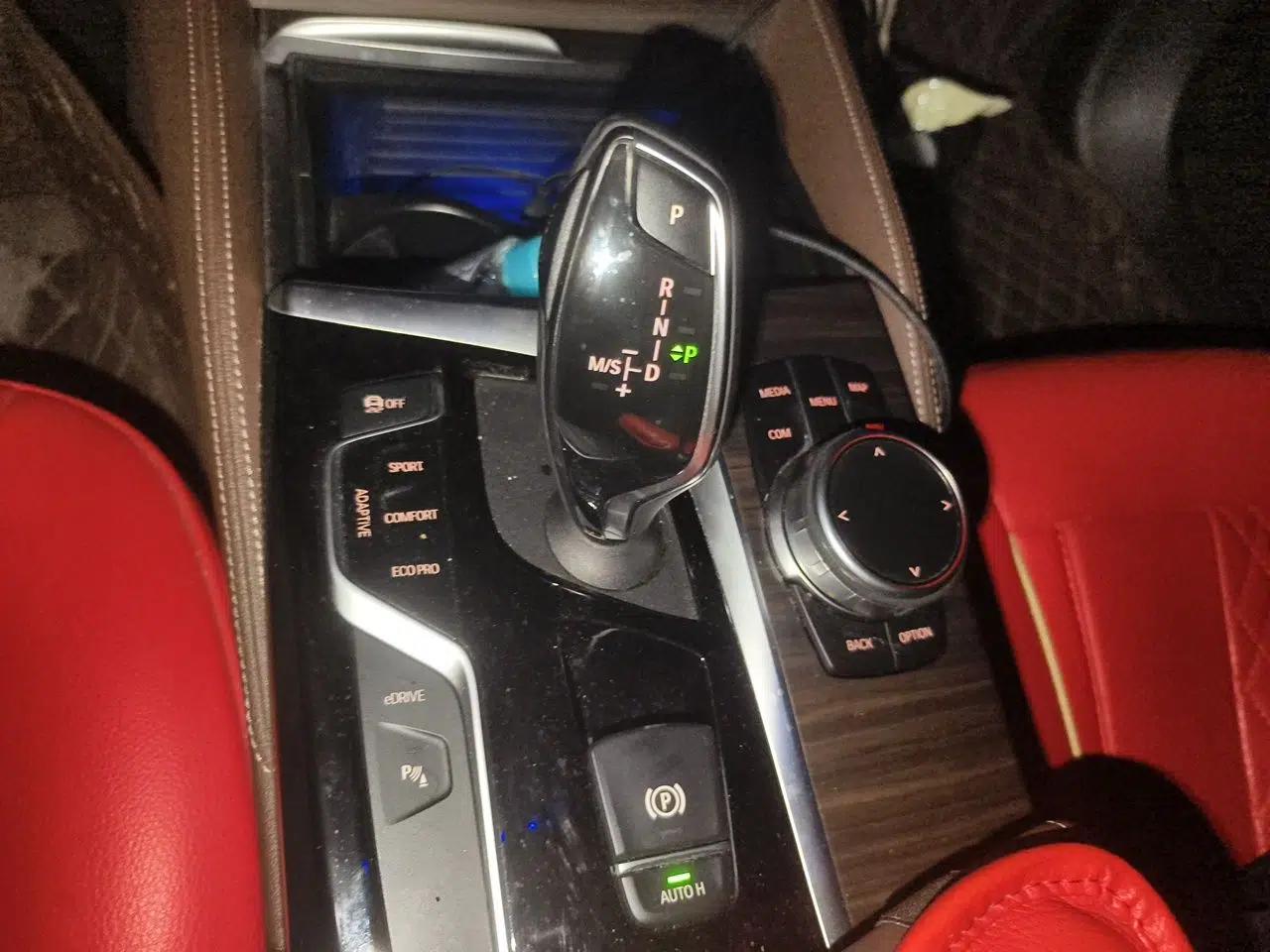BMW 5 Series New Energy 2019 530Le Luxury Package — миниатюра 14
