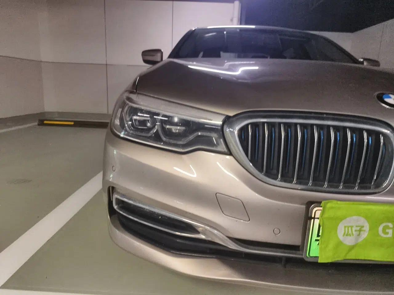 BMW 5 Series New Energy 2019 530Le Luxury Package — миниатюра 7