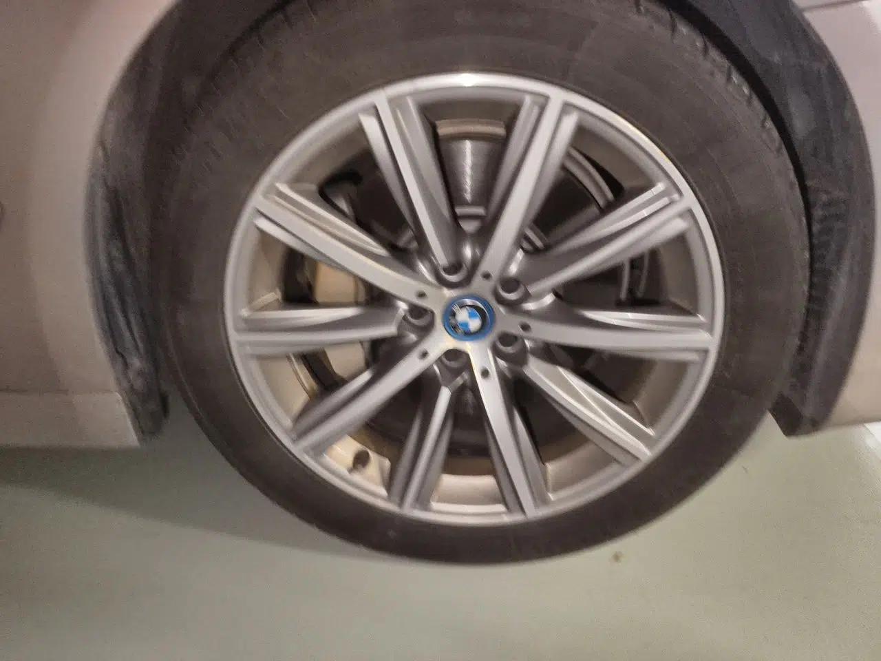 BMW 5 Series New Energy 2019 530Le Luxury Package — миниатюра 8