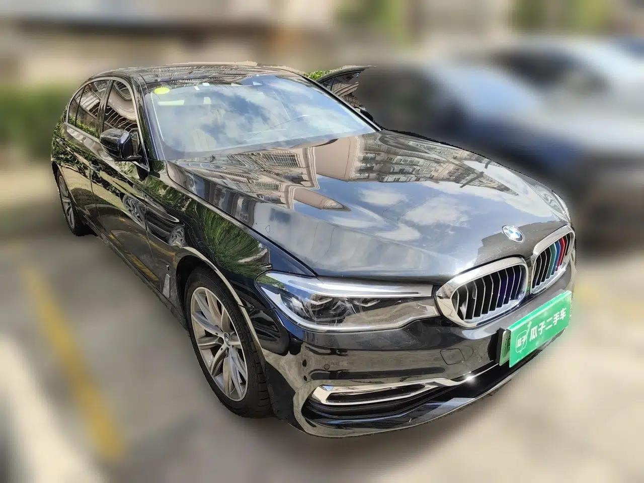 BMW 5 Series New Energy 2018 530Le Luxury Package — миниатюра 3