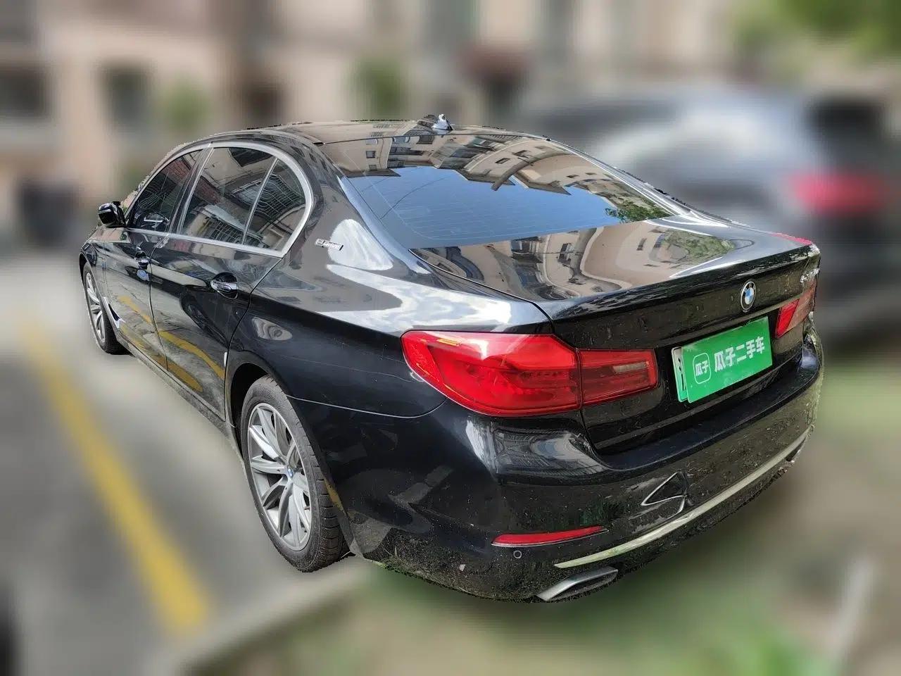 BMW 5 Series New Energy 2018 530Le Luxury Package — миниатюра 4