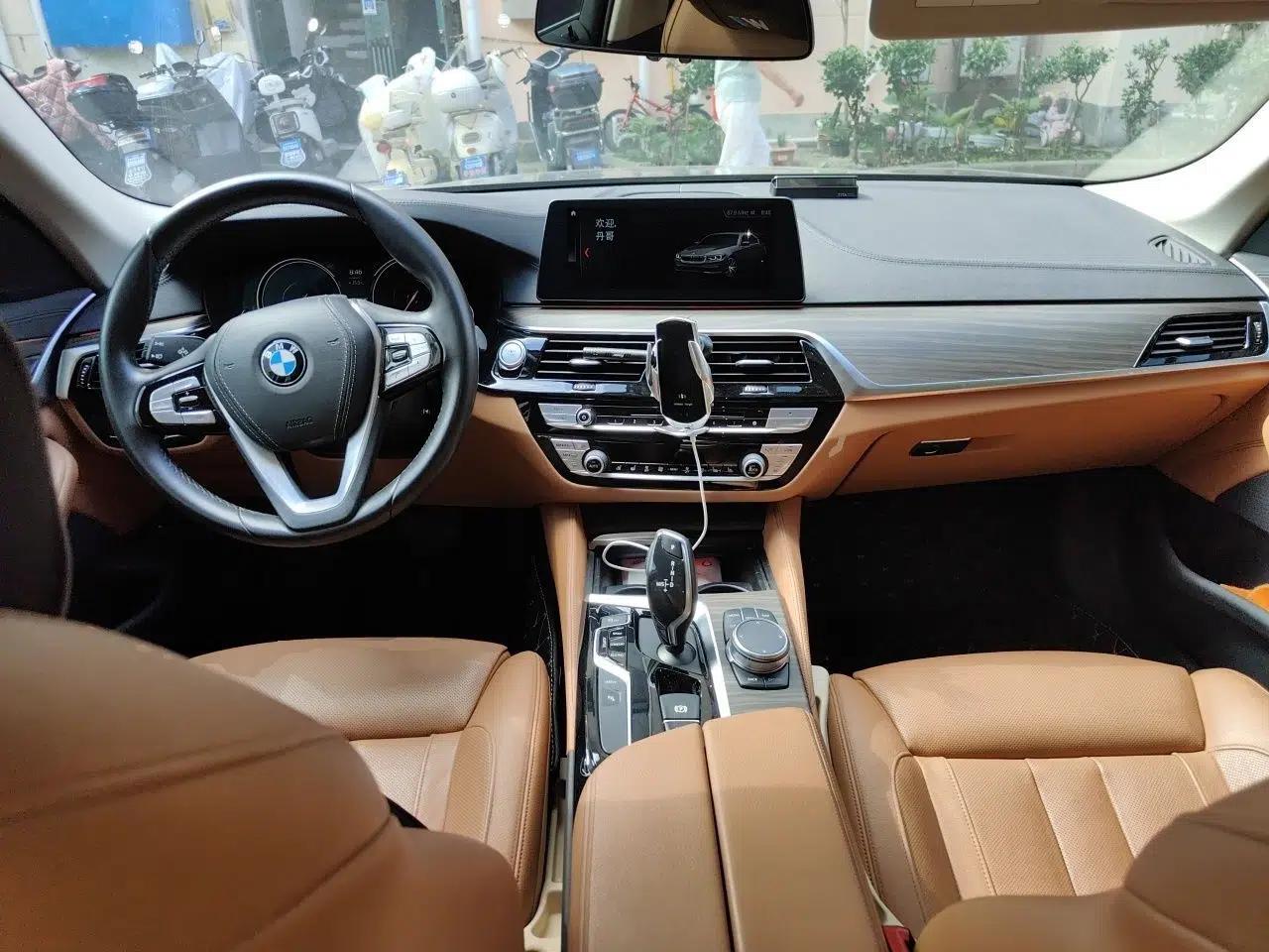 BMW 5 Series New Energy 2018 530Le Luxury Package — миниатюра 9