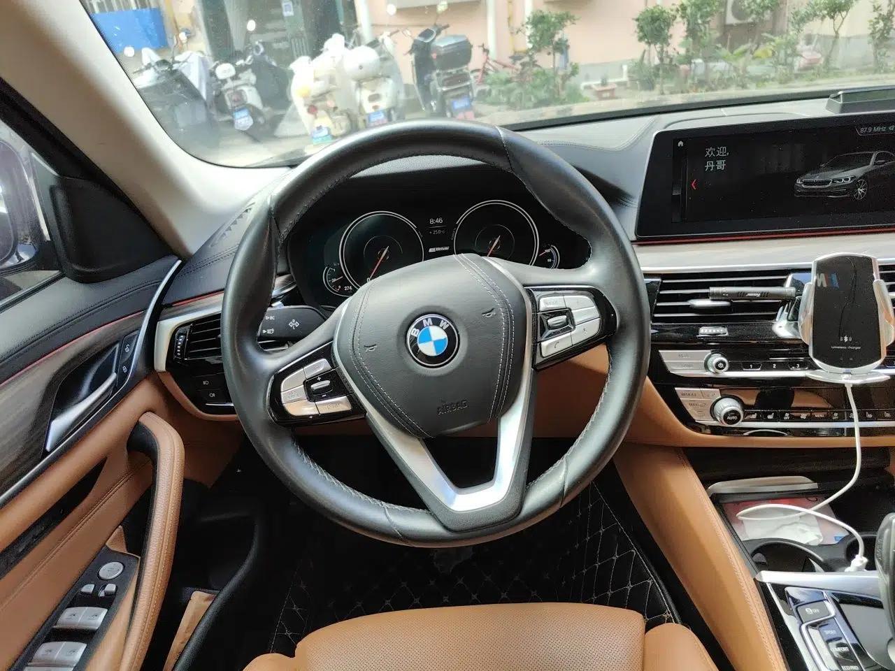 BMW 5 Series New Energy 2018 530Le Luxury Package — миниатюра 10
