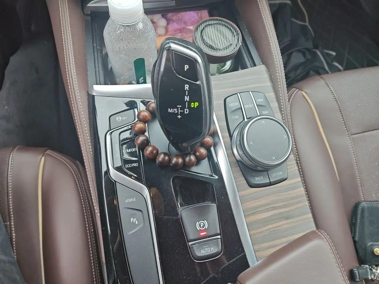 BMW 5 Series New Energy 2019 530Le Luxury Package — миниатюра 14