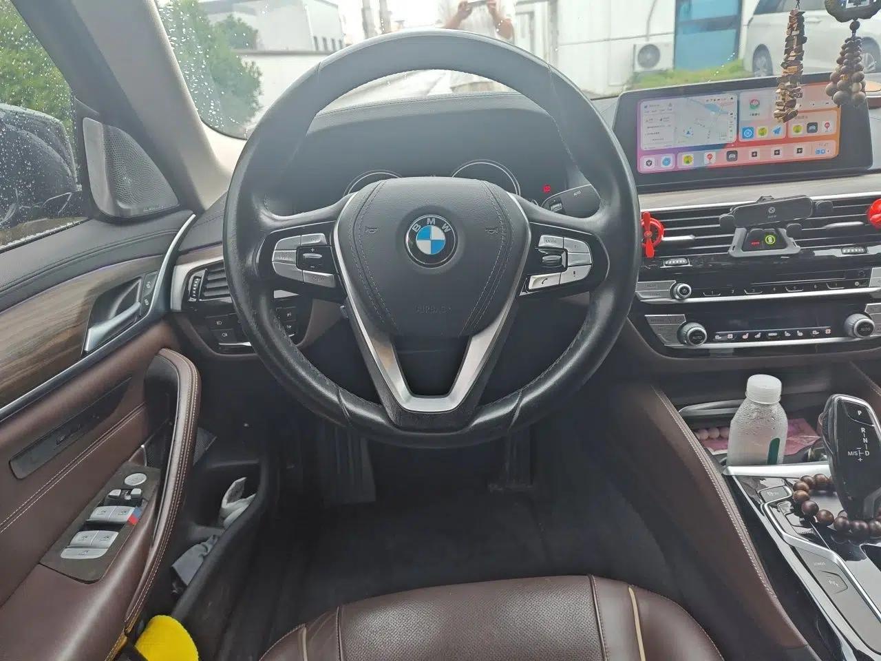 BMW 5 Series New Energy 2019 530Le Luxury Package — миниатюра 10