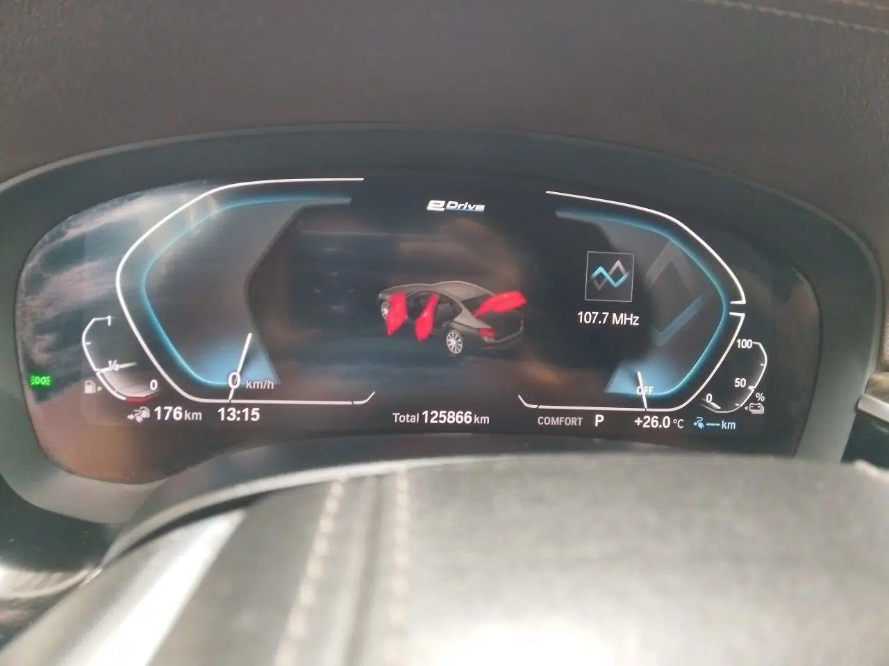 BMW 5 Series New Energy 2020 530Le Luxury Package — миниатюра 11