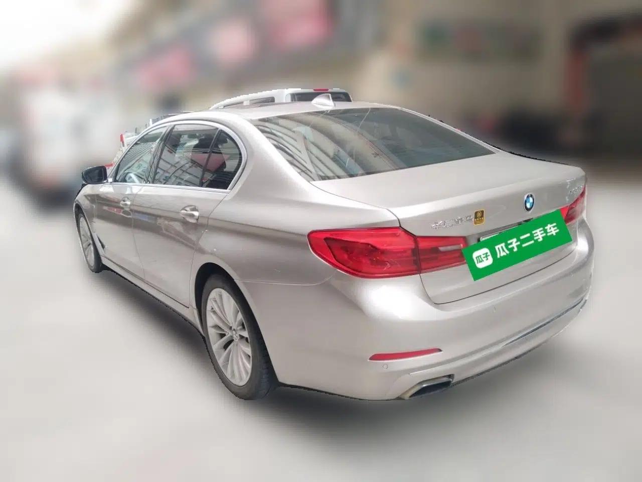 BMW 5 Series New Energy 2020 530Le Luxury Package — миниатюра 4