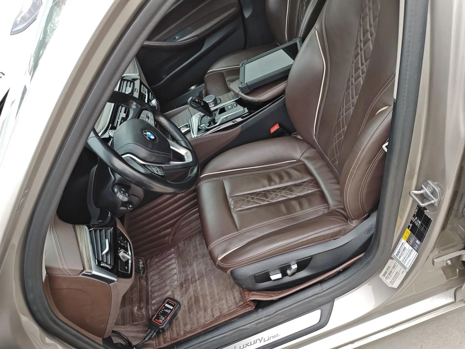 BMW 5 Series New Energy 2020 530Le Luxury Package — миниатюра 18