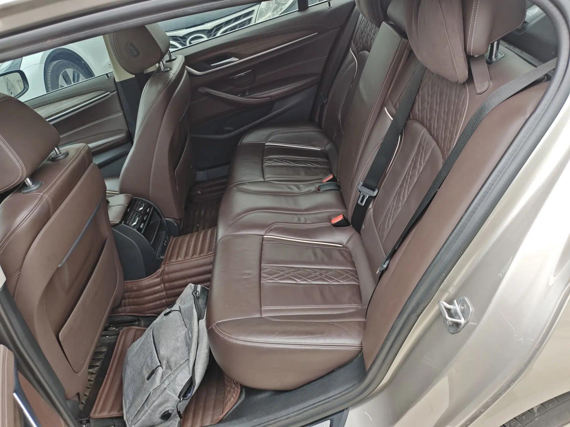 BMW 5 Series New Energy 2020 530Le Luxury Package — миниатюра 21