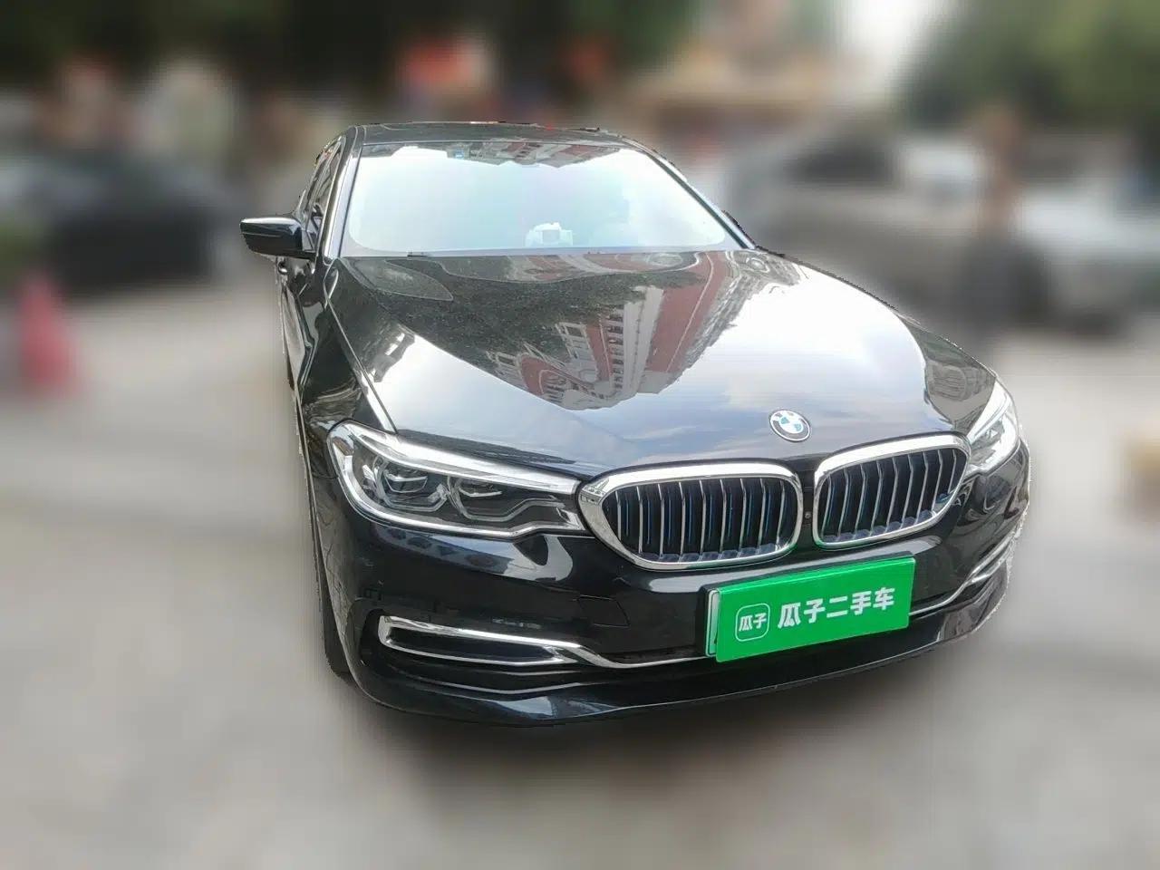 BMW 5 Series New Energy 2019 530Le Luxury Package — миниатюра 3