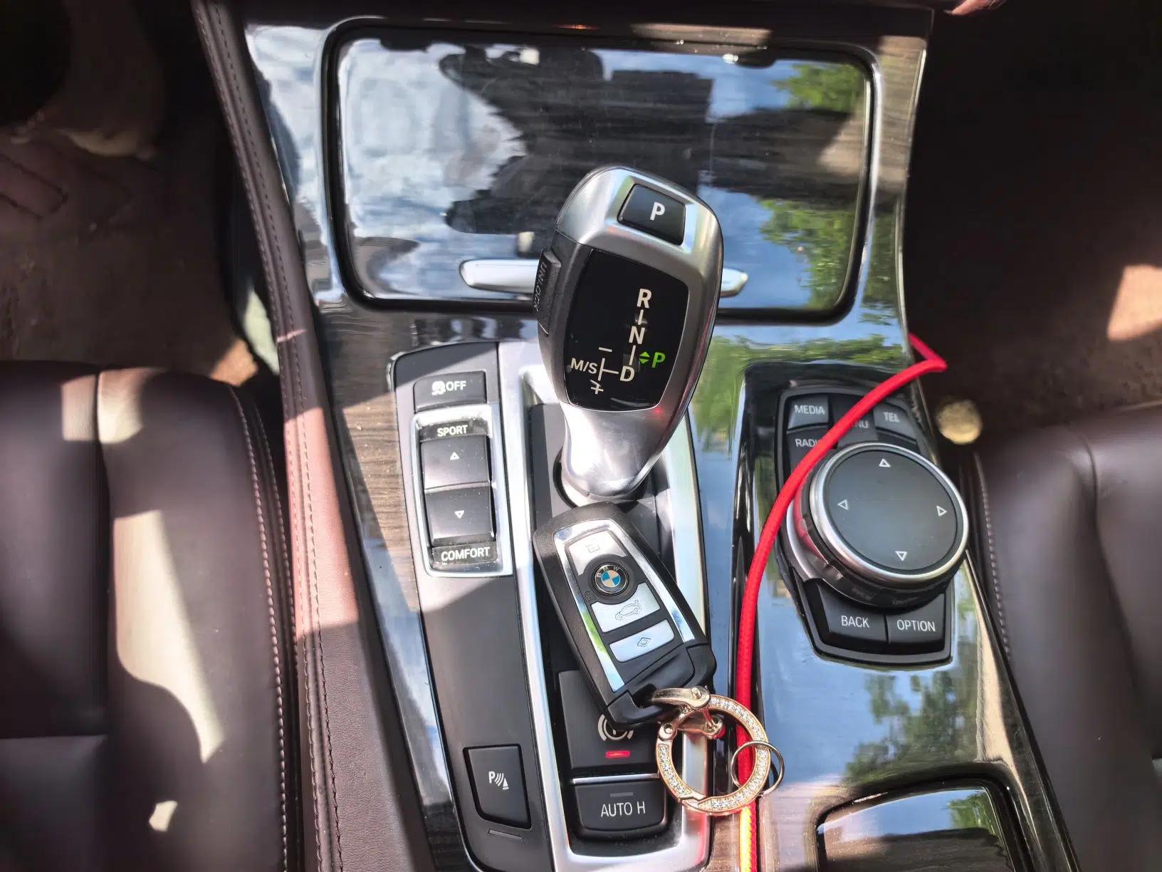 BMW 5 Series New Energy 2015 530Le — миниатюра 14