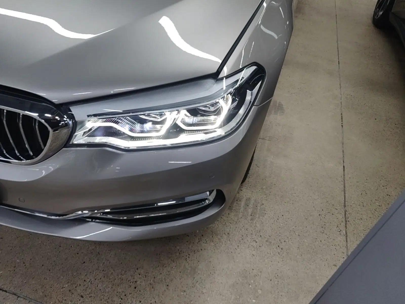 BMW 5 Series New Energy 2020 Mileage Upgrade Version 530Le Luxury Package — миниатюра 8