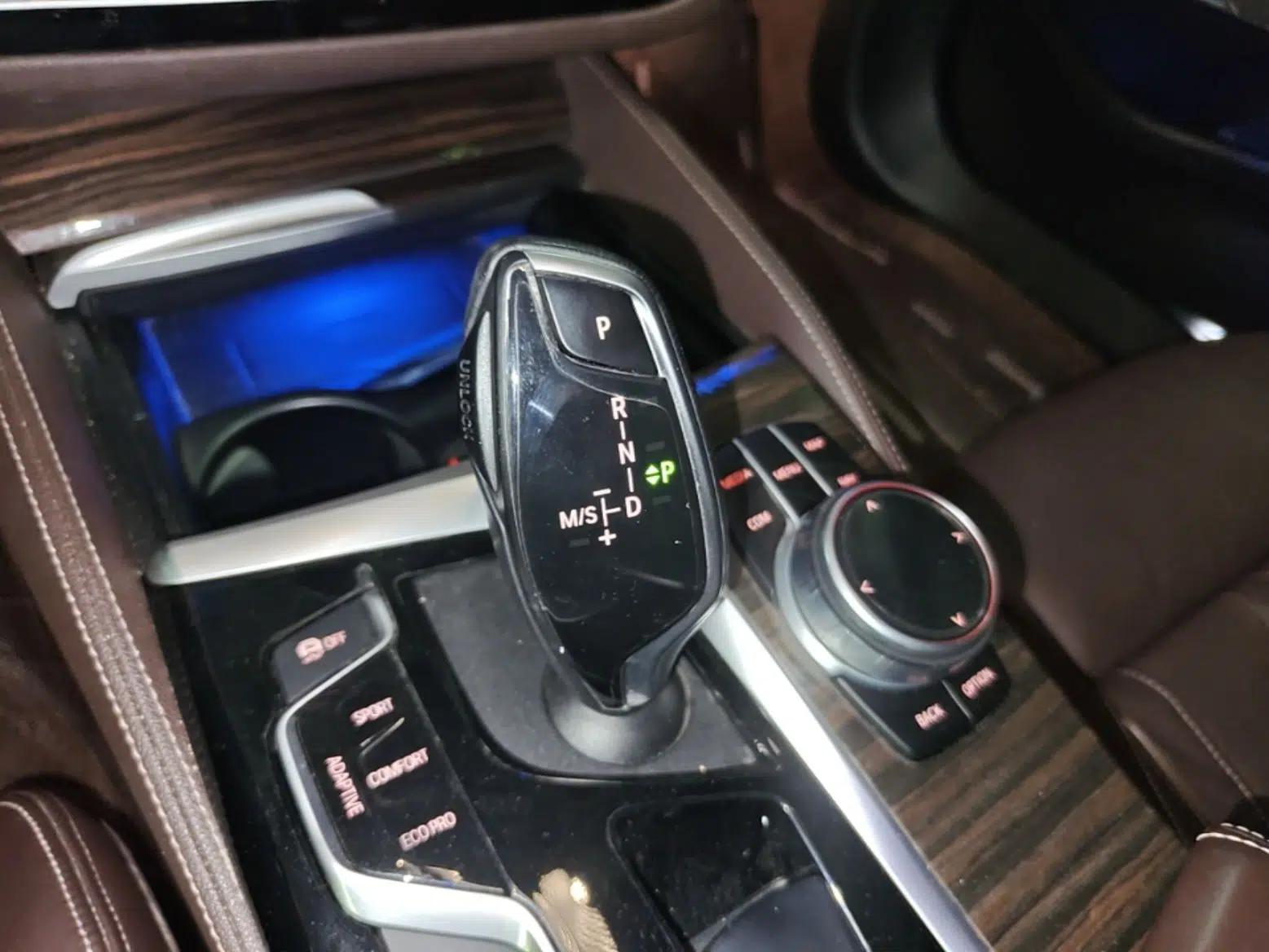 BMW 5 Series New Energy 2020 Mileage Upgrade Version 530Le Pioneer Edition — миниатюра 23