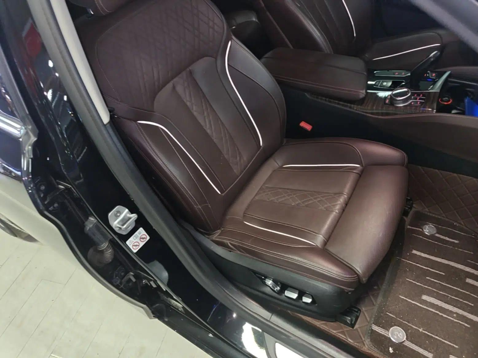 BMW 5 Series New Energy 2020 Mileage Upgrade Version 530Le Pioneer Edition — миниатюра 26
