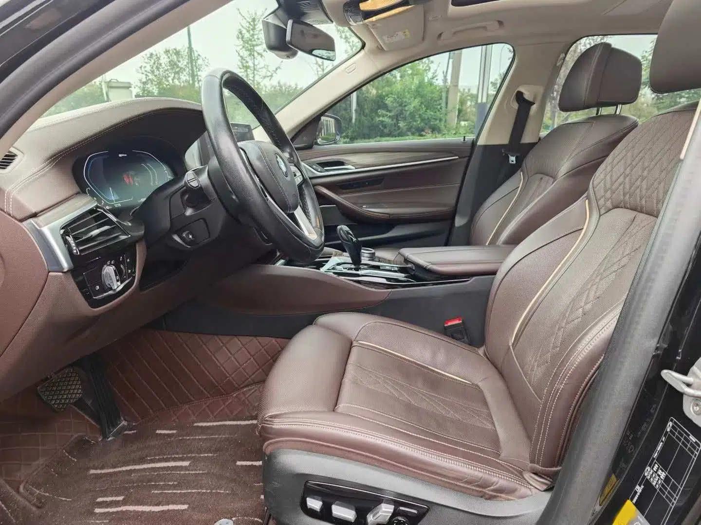 BMW 5 Series New Energy 2020 Mileage Upgrade Version 530Le Pioneer Edition — миниатюра 30