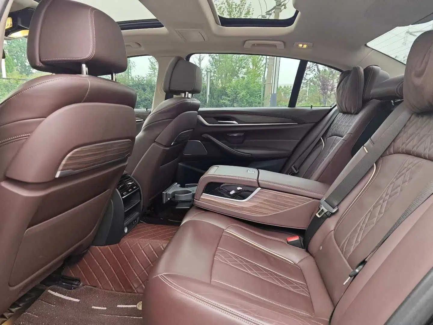 BMW 5 Series New Energy 2020 Mileage Upgrade Version 530Le Pioneer Edition — миниатюра 32