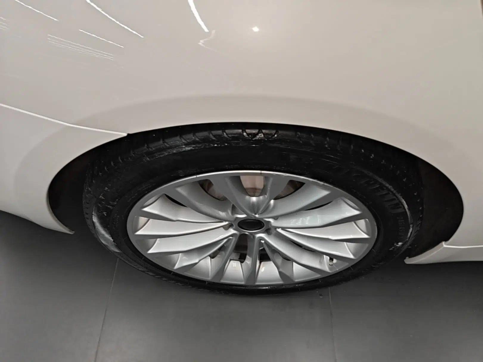 BMW 5 Series New Energy 2019 530Le Luxury Package — миниатюра 11