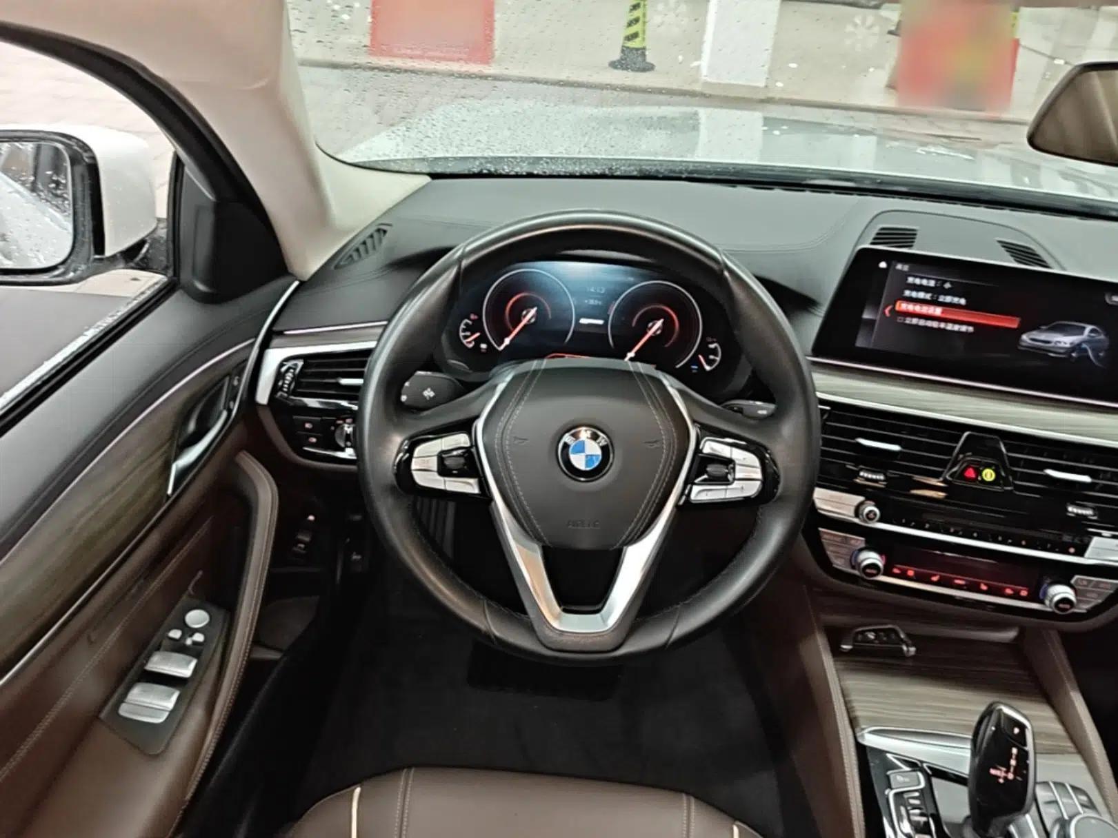 BMW 5 Series New Energy 2019 530Le Luxury Package — миниатюра 21