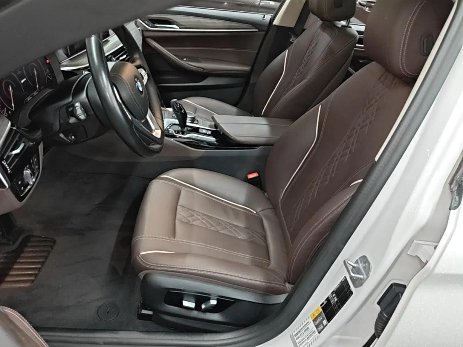 BMW 5 Series New Energy 2019 530Le Luxury Package — миниатюра 25