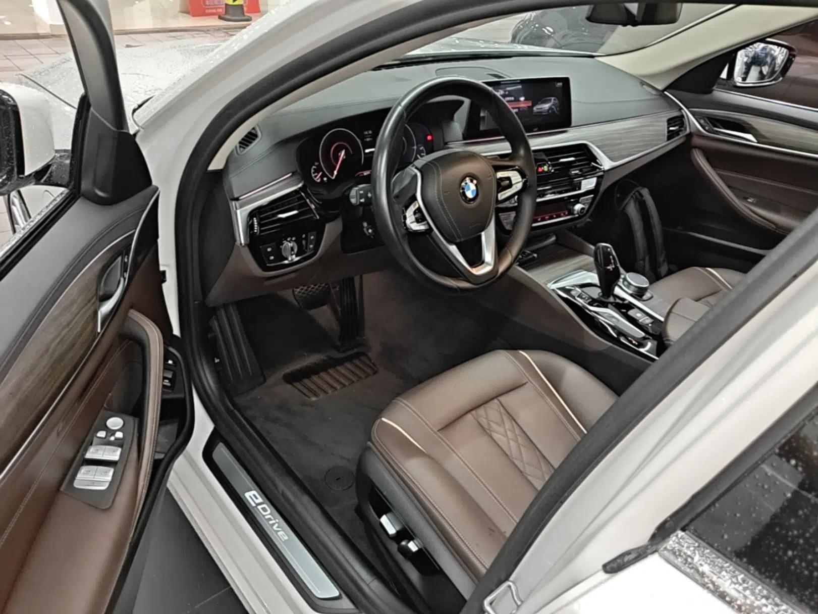 BMW 5 Series New Energy 2019 530Le Luxury Package — миниатюра 26