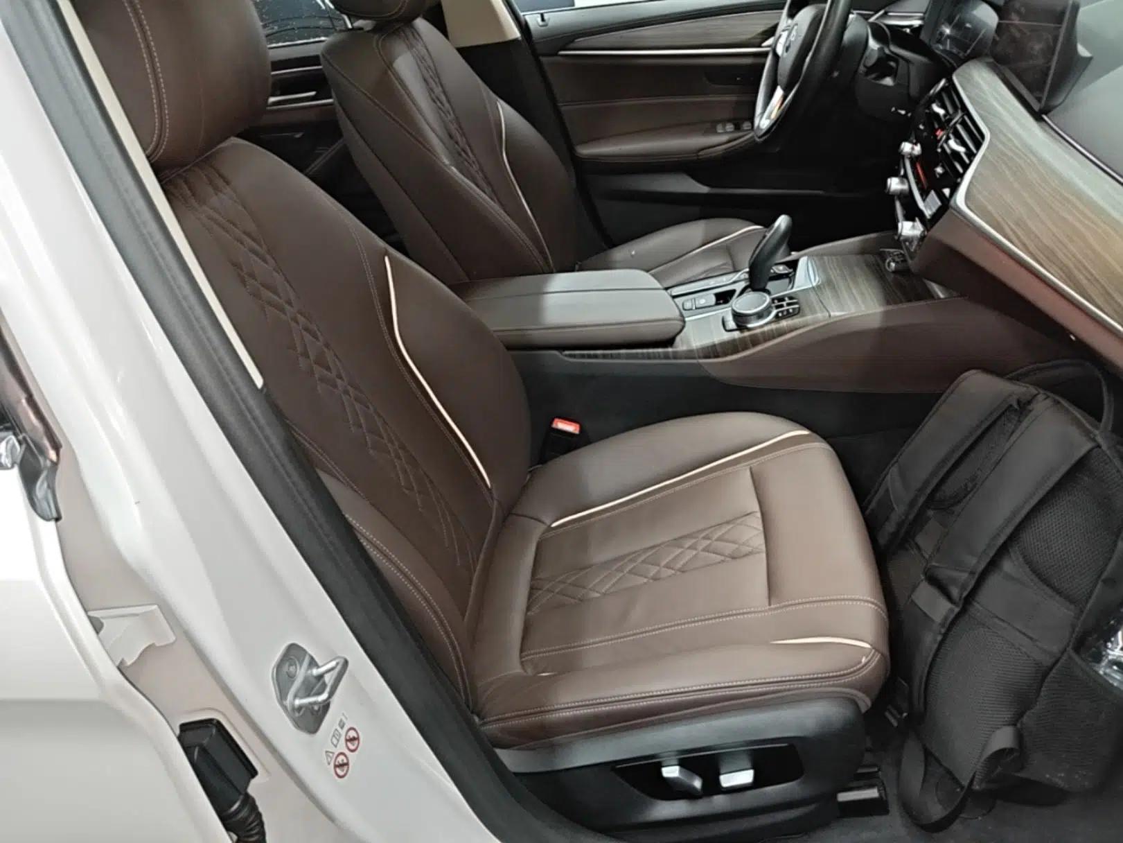 BMW 5 Series New Energy 2019 530Le Luxury Package — миниатюра 27