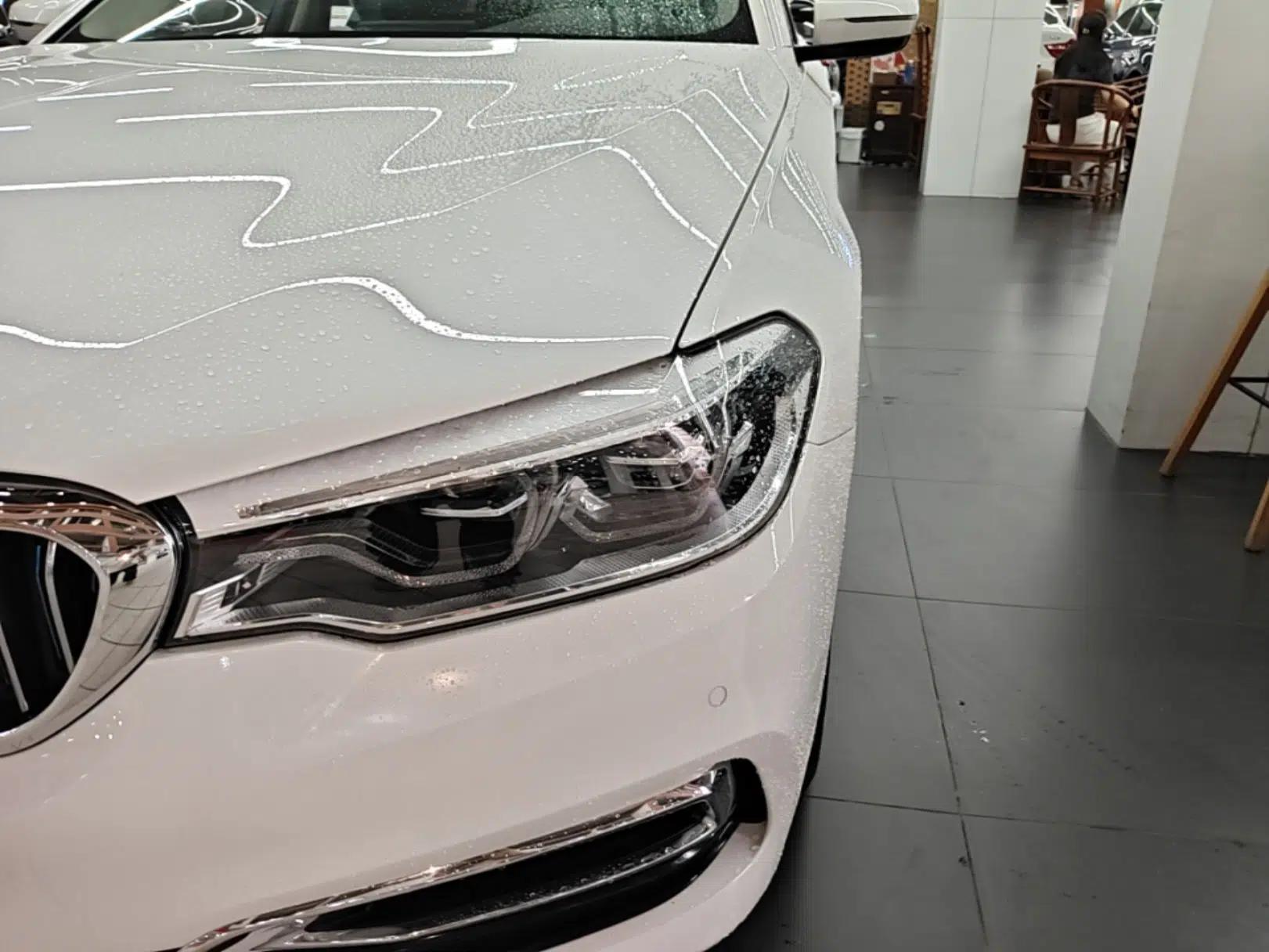 BMW 5 Series New Energy 2019 530Le Luxury Package — миниатюра 8