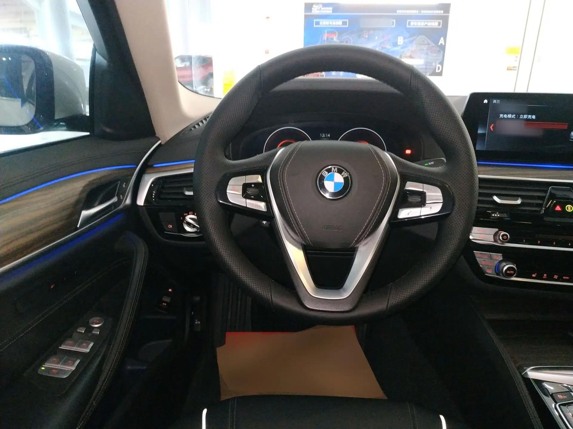 BMW 5 Series New Energy 2019 Updated Version 530Le Luxury Package — миниатюра 18