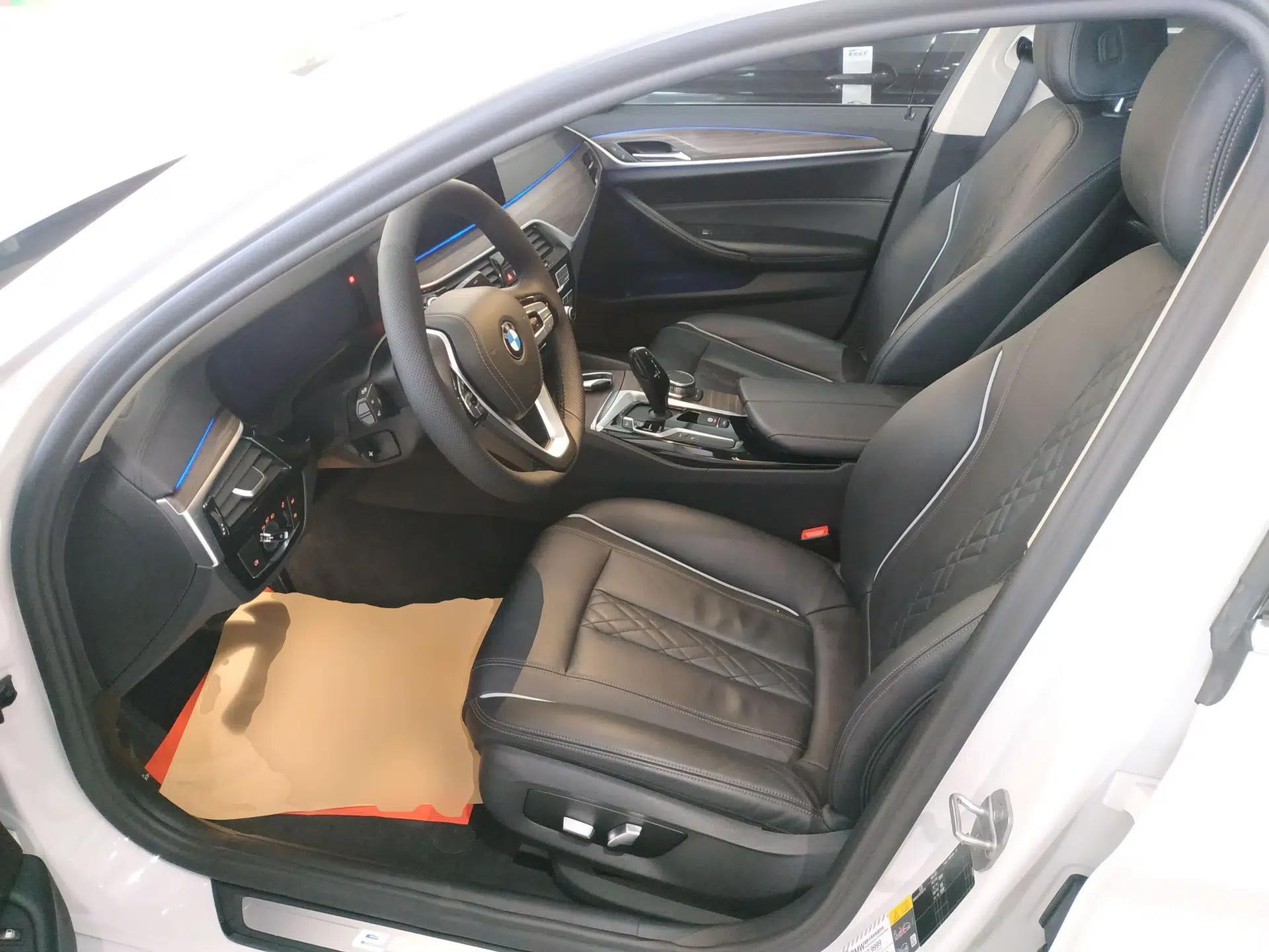 BMW 5 Series New Energy 2019 Updated Version 530Le Luxury Package — миниатюра 22