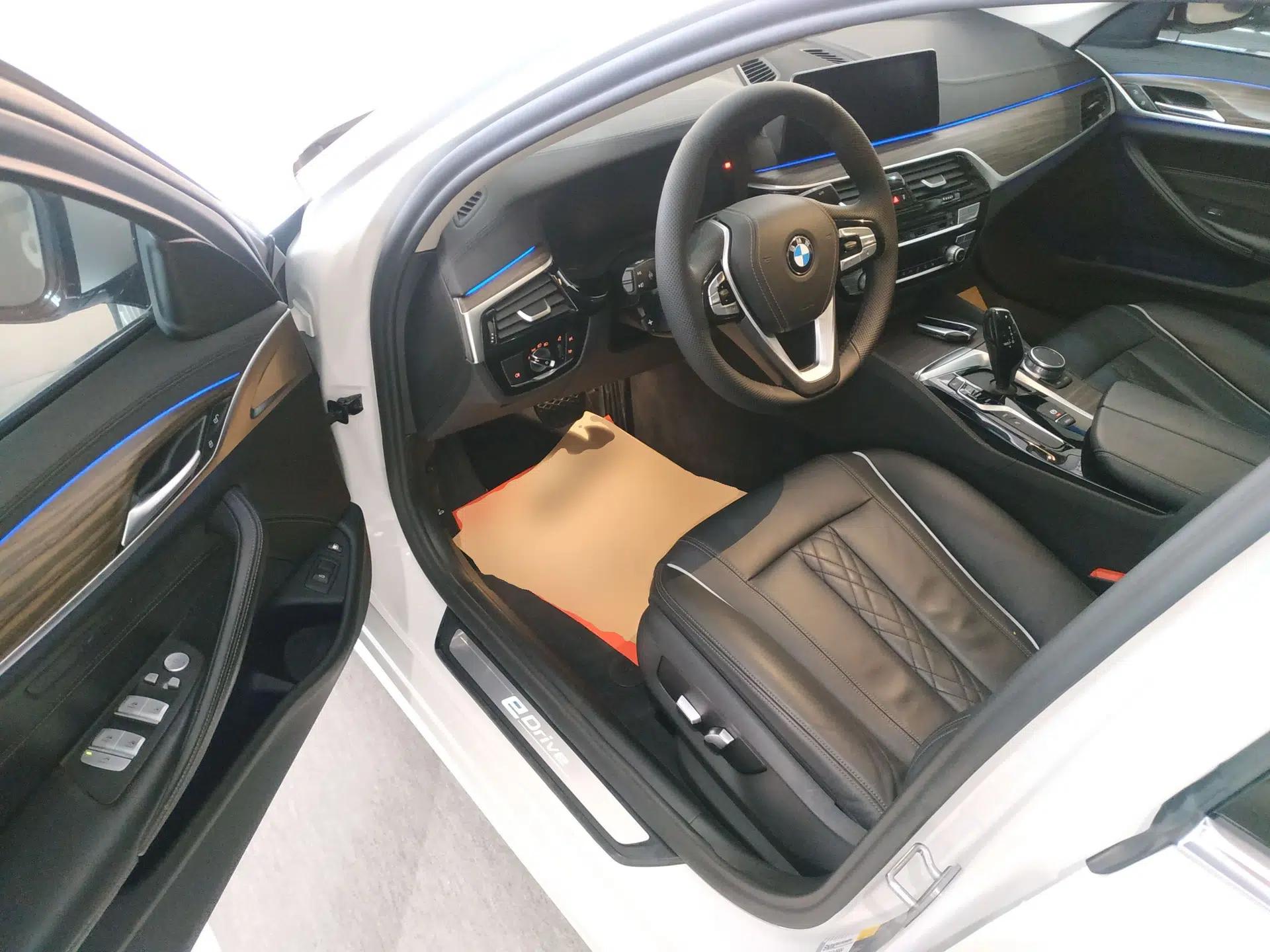 BMW 5 Series New Energy 2019 Updated Version 530Le Luxury Package — миниатюра 23