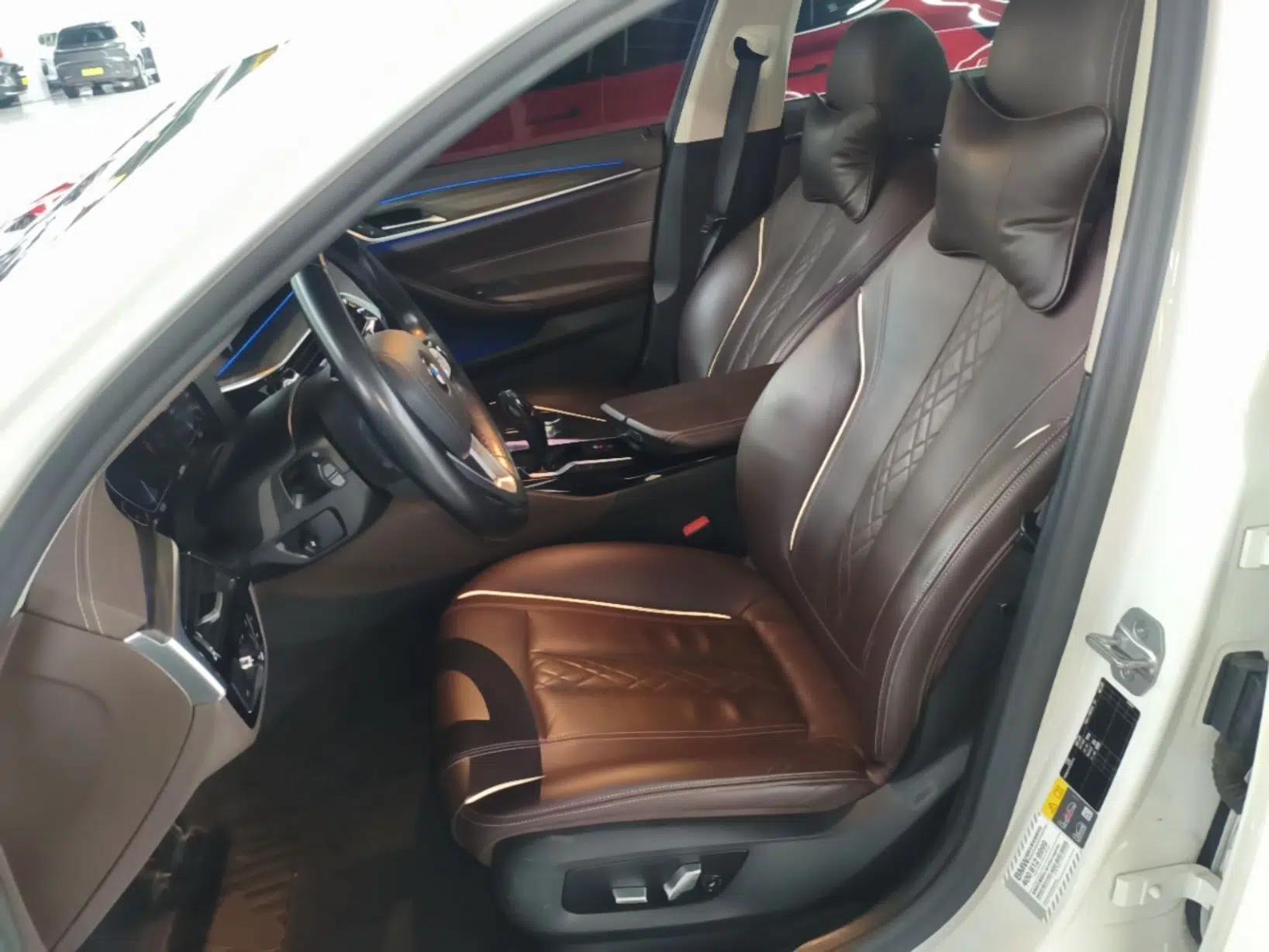 BMW 5 Series New Energy 2020 530Le Luxury Package — миниатюра 17