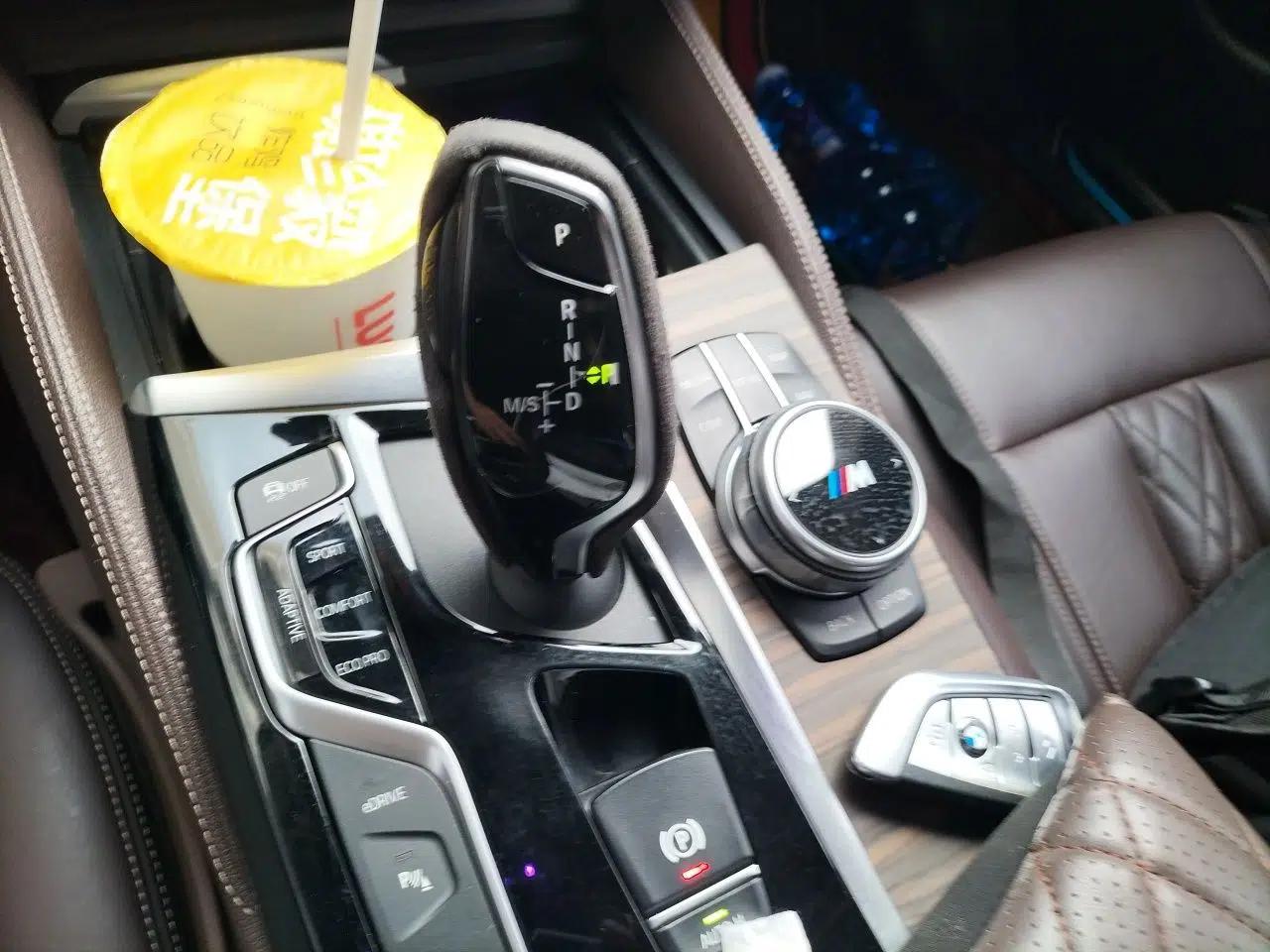 BMW 5 Series New Energy 2020 530Le Luxury Package — миниатюра 14