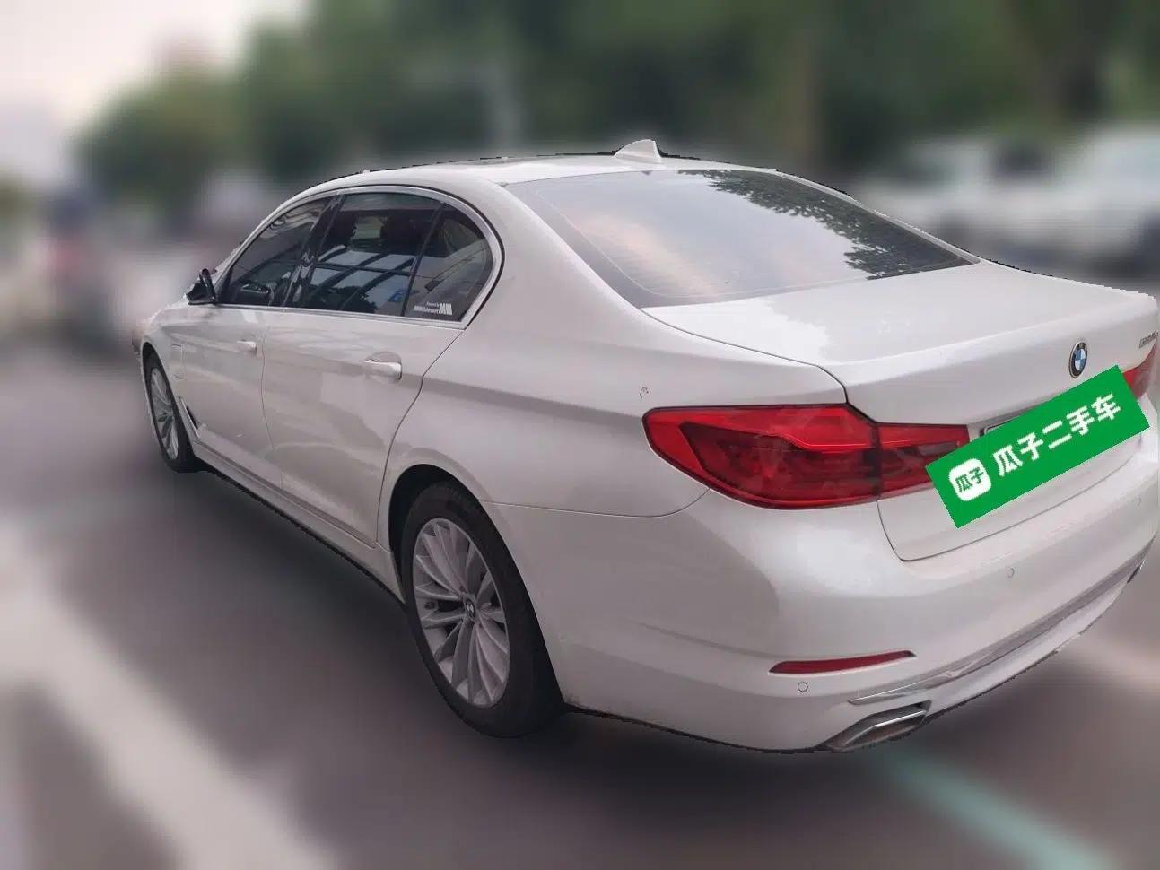 BMW 5 Series New Energy 2020 530Le Luxury Package — миниатюра 4
