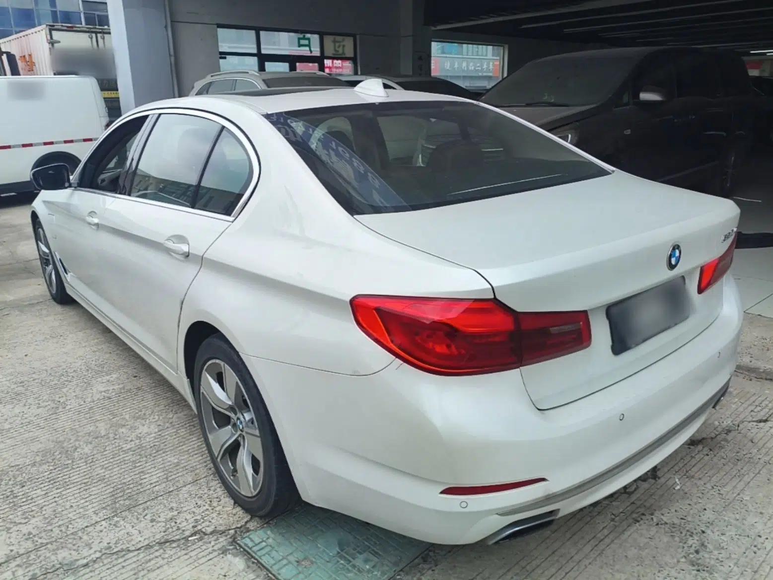 BMW 5 Series New Energy 2020 530Le Luxury Package — миниатюра 4