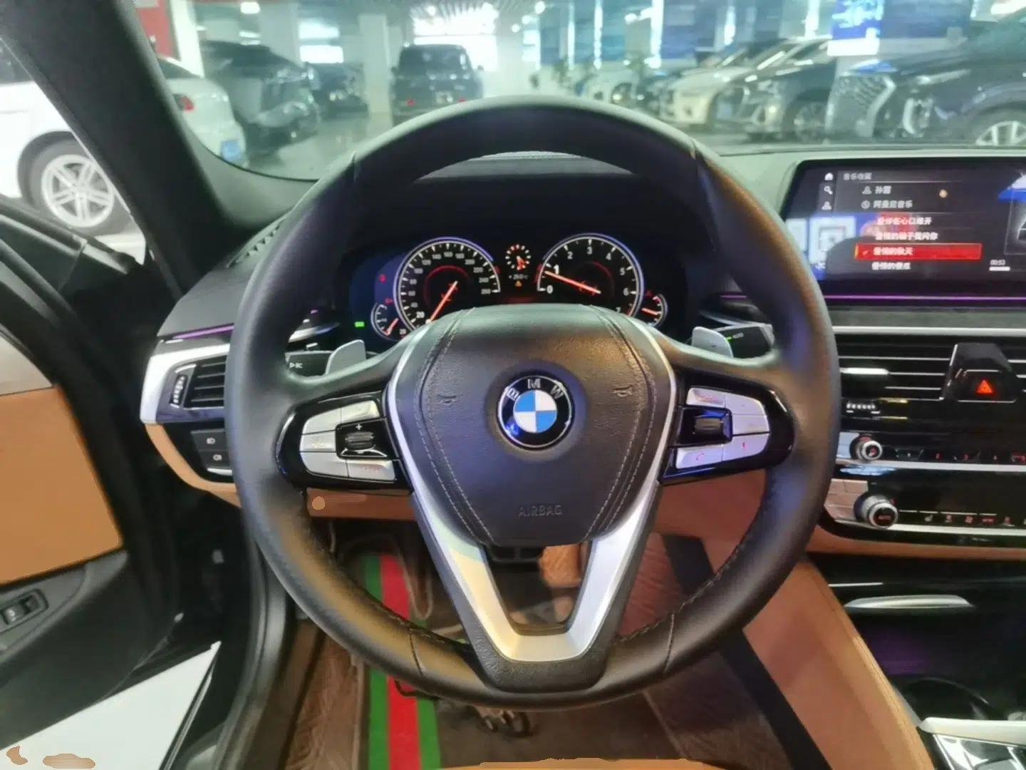 BMW 5 Series 2018 Restyled 530Li Leading Edition M Sport Package — миниатюра 13