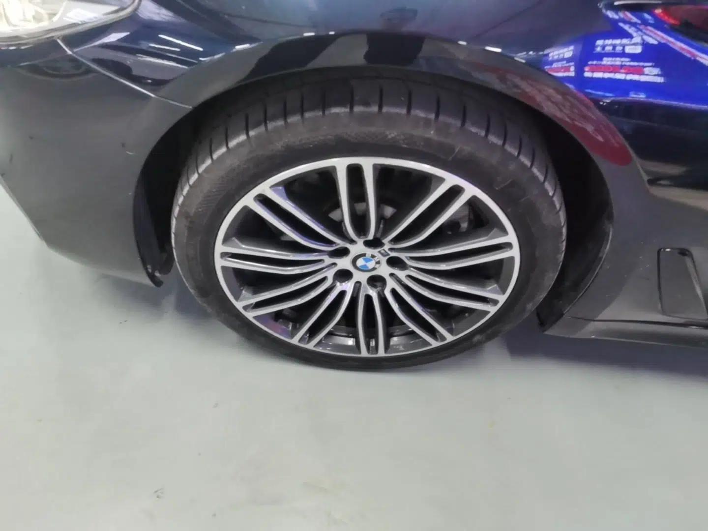 BMW 5 Series 2018 Restyled 530Li Leading Edition M Sport Package — миниатюра 10